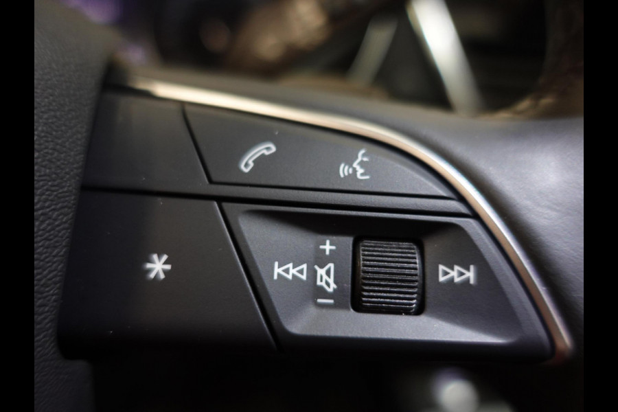 Audi Q5 50 TFSIe PHEV Pro Line Audi Q5 50 TFSI e Pro Line | Navigatie | Apple Carplay/Android Auto | Adaptive Cruise Control | Parkeersensoren | Camera | Elektrische achterklep | LED | Stoelverwarming