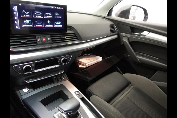 Audi Q5 50 TFSIe PHEV Pro Line Audi Q5 50 TFSI e Pro Line | Navigatie | Apple Carplay/Android Auto | Adaptive Cruise Control | Parkeersensoren | Camera | Elektrische achterklep | LED | Stoelverwarming