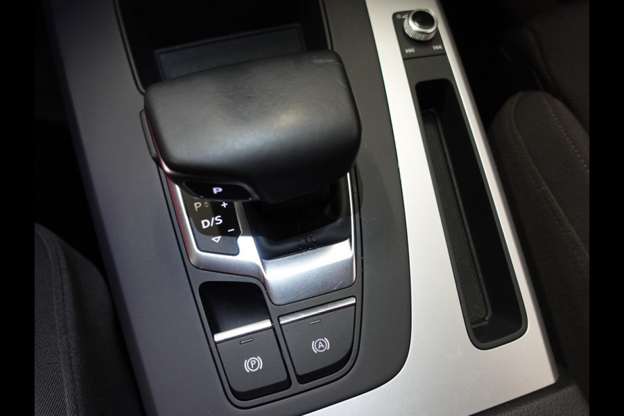 Audi Q5 50 TFSIe PHEV Pro Line Audi Q5 50 TFSI e Pro Line | Navigatie | Apple Carplay/Android Auto | Adaptive Cruise Control | Parkeersensoren | Camera | Elektrische achterklep | LED | Stoelverwarming