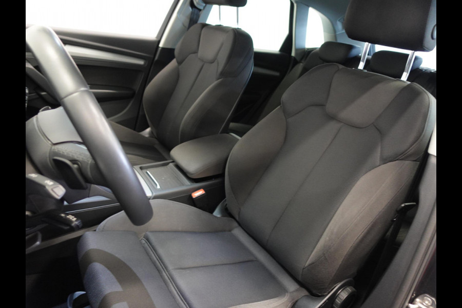 Audi Q5 50 TFSIe PHEV Pro Line Audi Q5 50 TFSI e Pro Line | Navigatie | Apple Carplay/Android Auto | Adaptive Cruise Control | Parkeersensoren | Camera | Elektrische achterklep | LED | Stoelverwarming