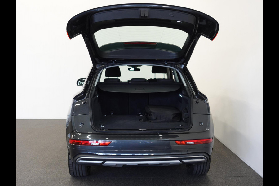 Audi Q5 50 TFSIe PHEV Pro Line Audi Q5 50 TFSI e Pro Line | Navigatie | Apple Carplay/Android Auto | Adaptive Cruise Control | Parkeersensoren | Camera | Elektrische achterklep | LED | Stoelverwarming