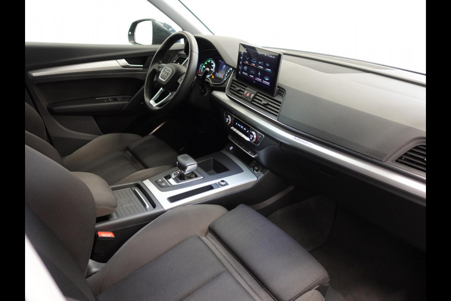 Audi Q5 50 TFSIe PHEV Pro Line Audi Q5 50 TFSI e Pro Line | Navigatie | Apple Carplay/Android Auto | Adaptive Cruise Control | Parkeersensoren | Camera | Elektrische achterklep | LED | Stoelverwarming
