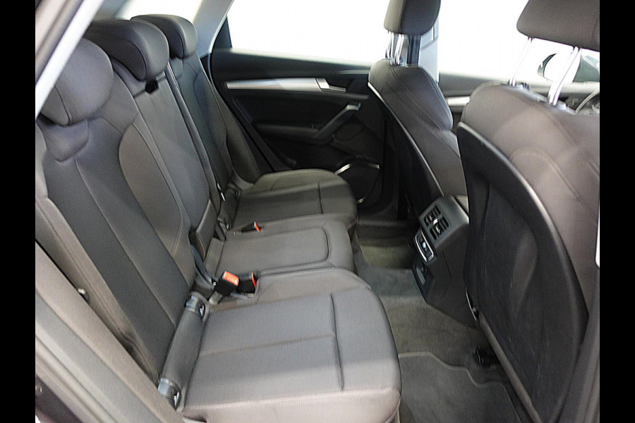 Audi Q5 50 TFSIe PHEV Pro Line Audi Q5 50 TFSI e Pro Line | Navigatie | Apple Carplay/Android Auto | Adaptive Cruise Control | Parkeersensoren | Camera | Elektrische achterklep | LED | Stoelverwarming