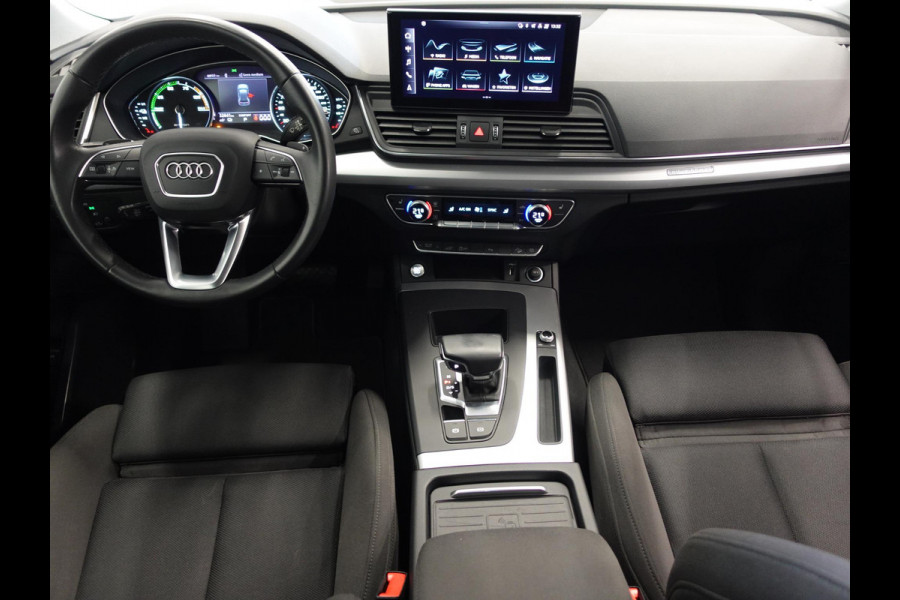 Audi Q5 50 TFSIe PHEV Pro Line Audi Q5 50 TFSI e Pro Line | Navigatie | Apple Carplay/Android Auto | Adaptive Cruise Control | Parkeersensoren | Camera | Elektrische achterklep | LED | Stoelverwarming