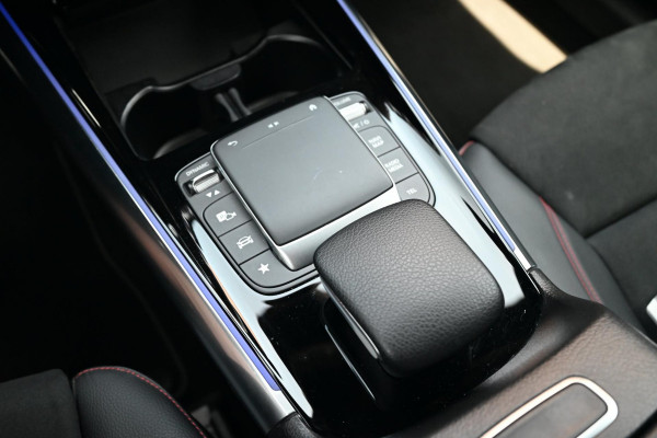 Mercedes-Benz GLA 250 e Business Solution AMG Limited 218 PK Night Pakket Sfeerverlichting Memory Elek Klep 20''