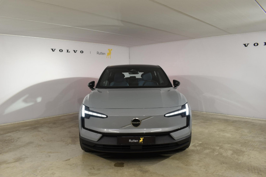Volvo EX30 Twin Motor Performance Ultra 69 kWh / 428PK / 360 graden camera / Pilot assist / Park assist / Panoramadak / Elektrisch verstelbare stoelen