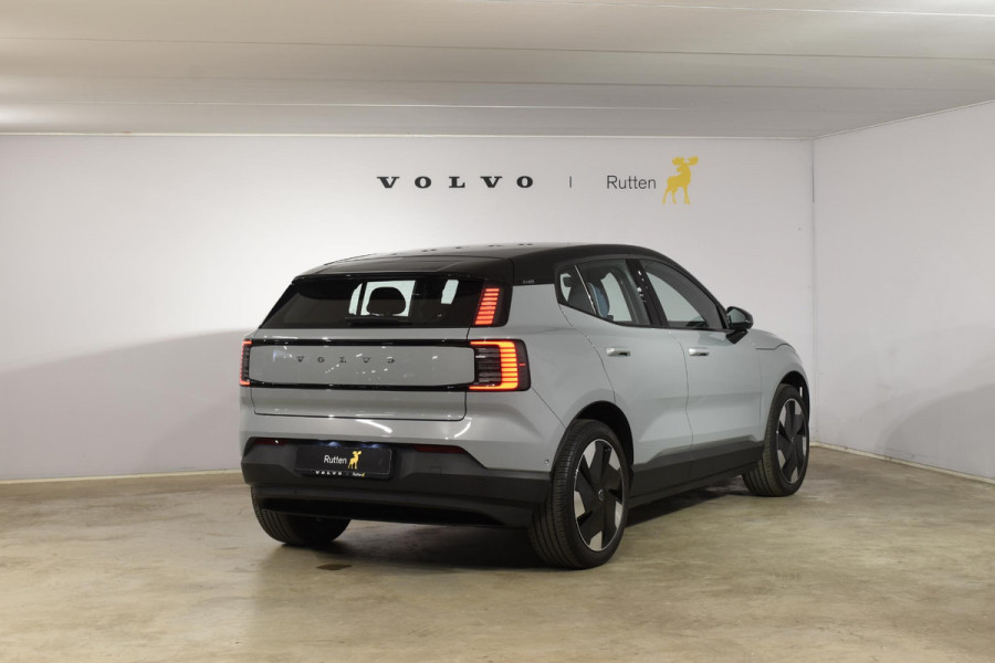 Volvo EX30 Twin Motor Performance Ultra 69 kWh / 428PK / 360 graden camera / Pilot assist / Park assist / Panoramadak / Elektrisch verstelbare stoelen