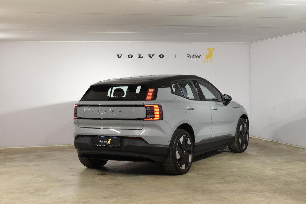 Volvo EX30 Twin Motor Performance Ultra 69 kWh / 428PK / 360 graden camera / Pilot assist / Park assist / Panoramadak / Elektrisch verstelbare stoelen