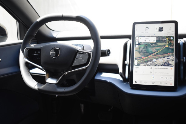 Volvo EX30 Twin Motor Performance Ultra 69 kWh / 428PK / 360 graden camera / Pilot assist / Park assist / Panoramadak / Elektrisch verstelbare stoelen