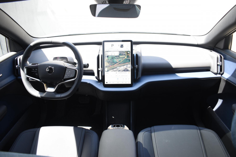 Volvo EX30 Twin Motor Performance Ultra 69 kWh / 428PK / 360 graden camera / Pilot assist / Park assist / Panoramadak / Elektrisch verstelbare stoelen