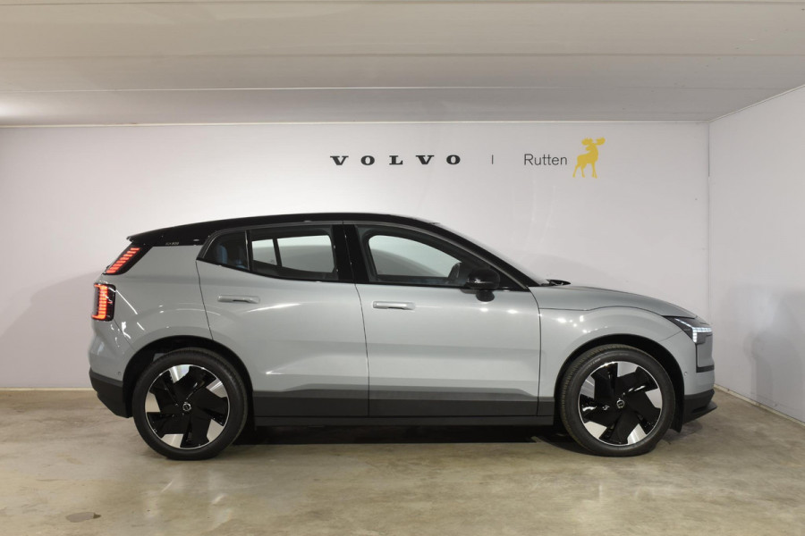 Volvo EX30 Twin Motor Performance Ultra 69 kWh / 428PK / 360 graden camera / Pilot assist / Park assist / Panoramadak / Voorstoelen en stuurwiel verwarmd / Elektrisch verstelbare stoelen