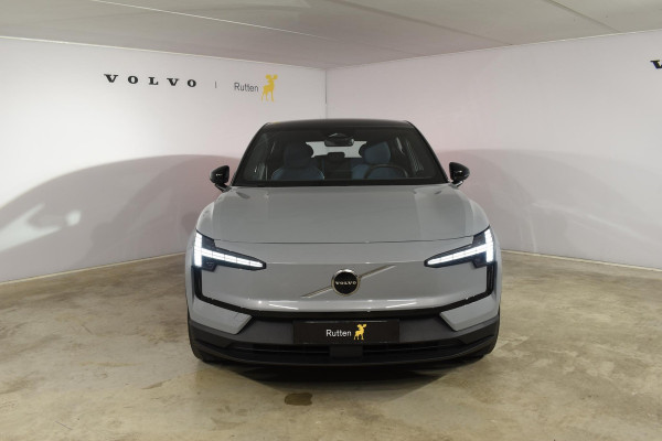 Volvo EX30 Twin Motor Performance Ultra 69 kWh / 428PK / 360 graden camera / Pilot assist / Park assist / Panoramadak / Voorstoelen en stuurwiel verwarmd / Elektrisch verstelbare stoelen
