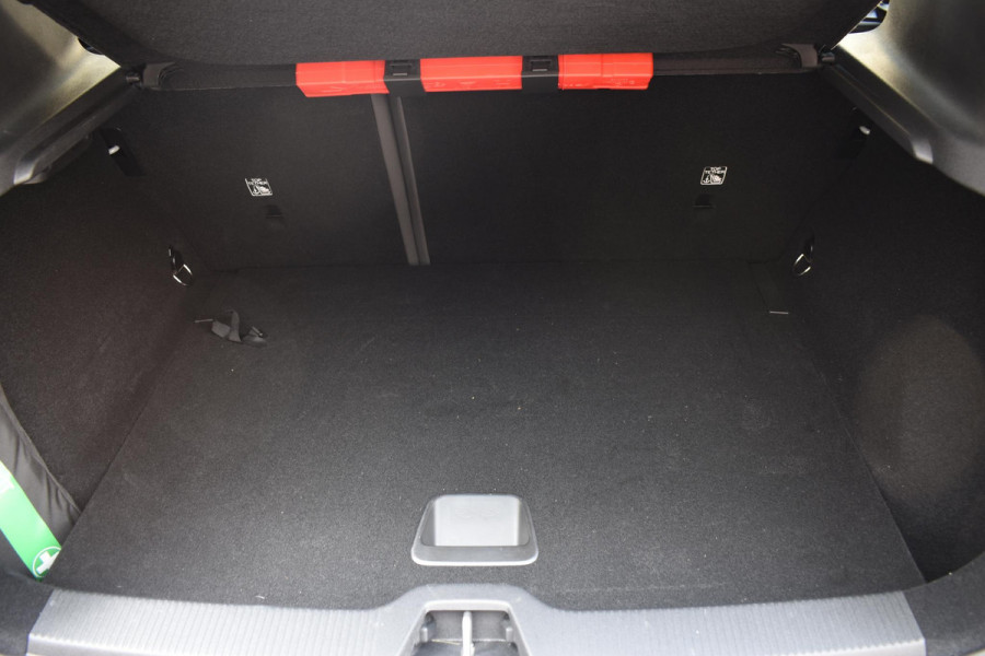 Volvo EX30 Twin Motor Performance Ultra 69 kWh / 428PK / 360 graden camera / Pilot assist / Park assist / Panoramadak / Voorstoelen en stuurwiel verwarmd / Elektrisch verstelbare stoelen