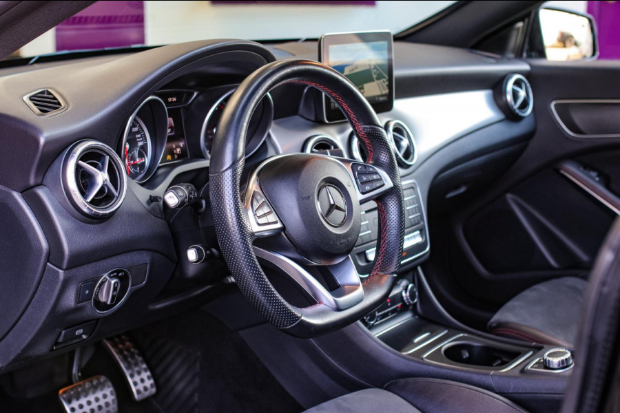Mercedes-Benz CLA-Klasse Shooting Brake 200 AMG *Pano*Camera*Stoelverwarming*Apple Carplay*