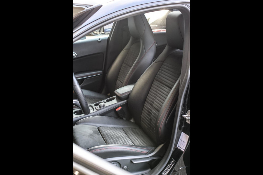Mercedes-Benz CLA-Klasse Shooting Brake 200 AMG *Pano*Camera*Stoelverwarming*Apple Carplay*