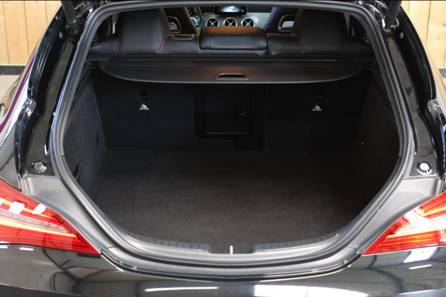 Mercedes-Benz CLA-Klasse Shooting Brake 200 AMG *Pano*Camera*Stoelverwarming*Apple Carplay*
