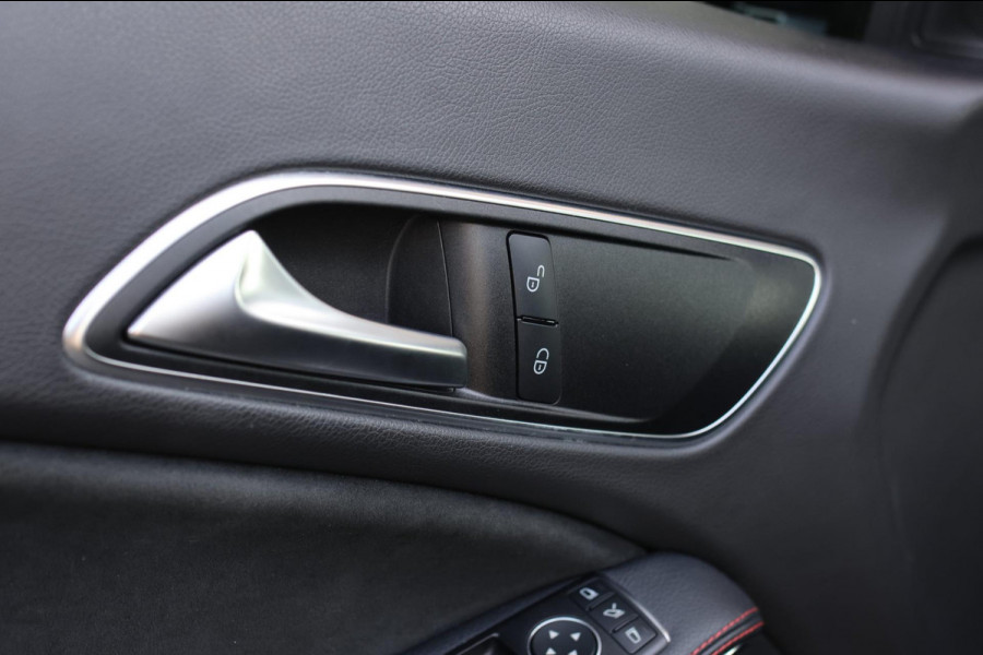 Mercedes-Benz CLA-Klasse Shooting Brake 200 AMG *Pano*Camera*Stoelverwarming*Apple Carplay*