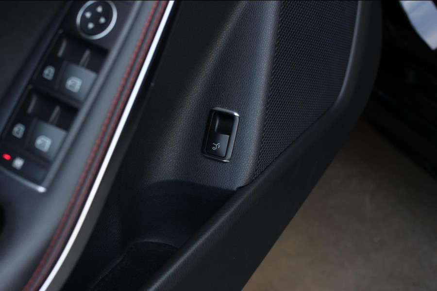 Mercedes-Benz CLA-Klasse Shooting Brake 200 AMG *Pano*Camera*Stoelverwarming*Apple Carplay*