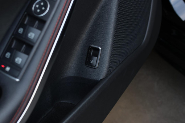Mercedes-Benz CLA-Klasse Shooting Brake 200 AMG *Pano*Camera*Stoelverwarming*Apple Carplay*