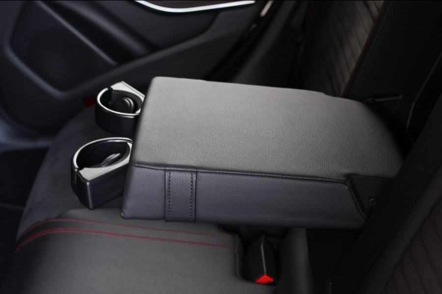 Mercedes-Benz CLA-Klasse Shooting Brake 200 AMG *Pano*Camera*Stoelverwarming*Apple Carplay*