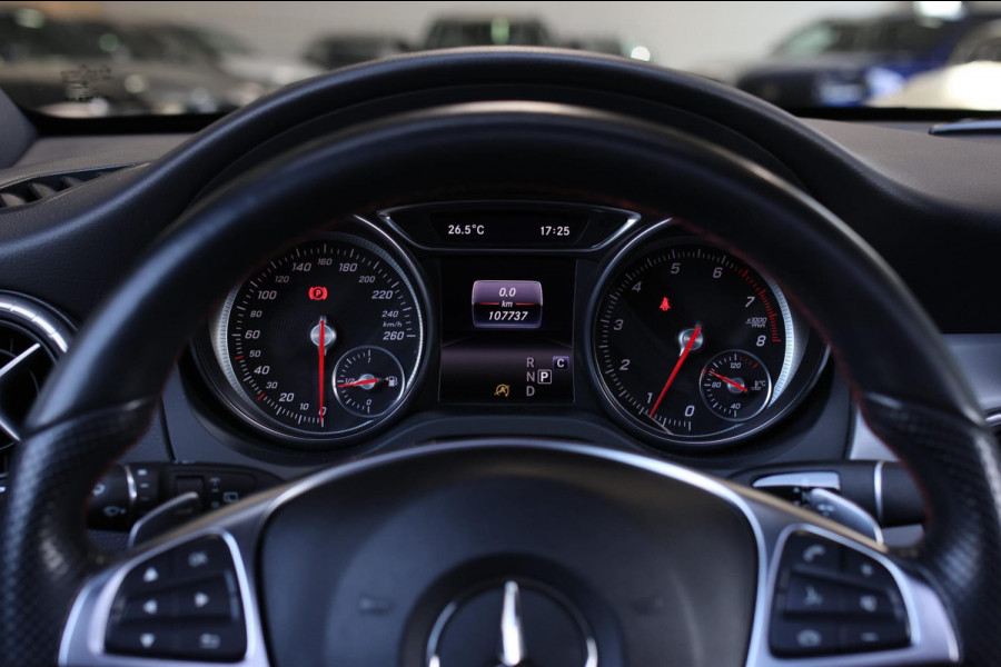 Mercedes-Benz CLA-Klasse Shooting Brake 200 AMG *Pano*Camera*Stoelverwarming*Apple Carplay*