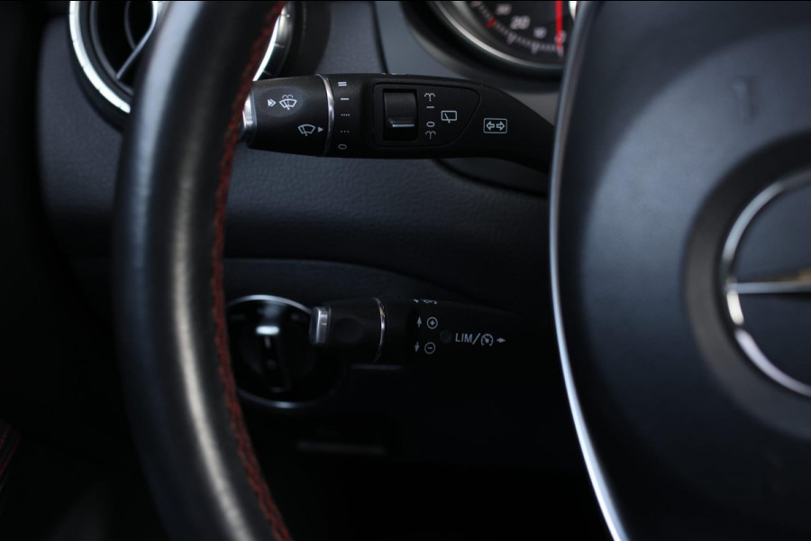 Mercedes-Benz CLA-Klasse Shooting Brake 200 AMG *Pano*Camera*Stoelverwarming*Apple Carplay*