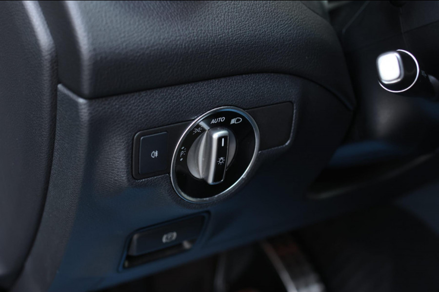 Mercedes-Benz CLA-Klasse Shooting Brake 200 AMG *Pano*Camera*Stoelverwarming*Apple Carplay*