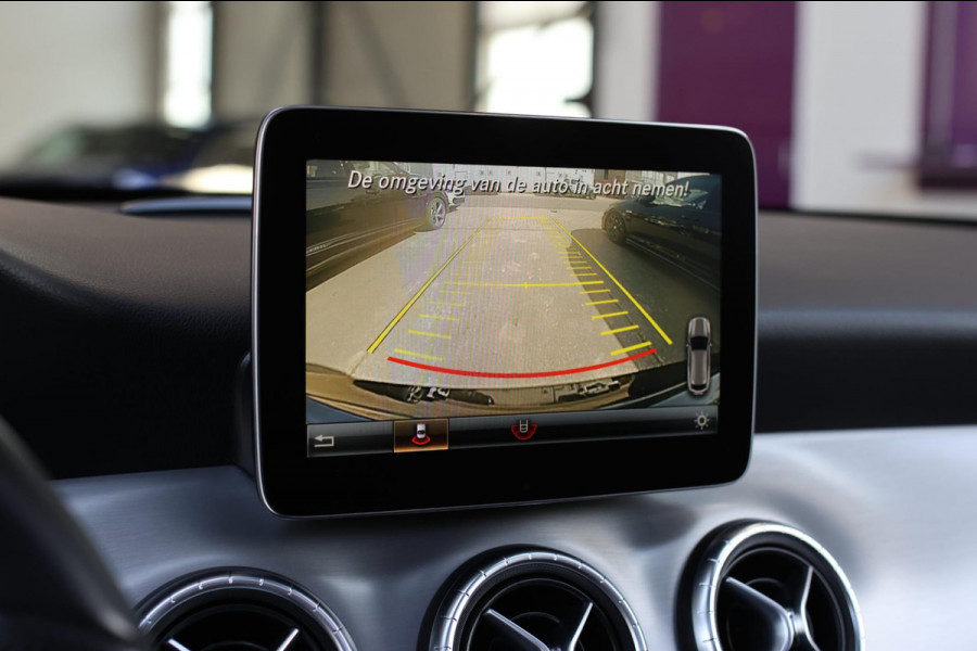 Mercedes-Benz CLA-Klasse Shooting Brake 200 AMG *Pano*Camera*Stoelverwarming*Apple Carplay*