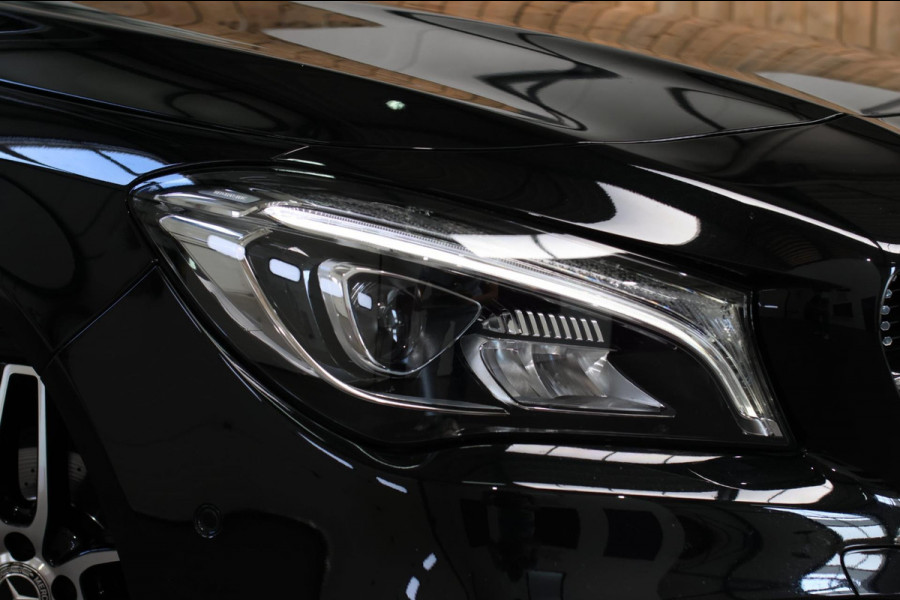 Mercedes-Benz CLA-Klasse Shooting Brake 200 AMG *Pano*Camera*Stoelverwarming*Apple Carplay*