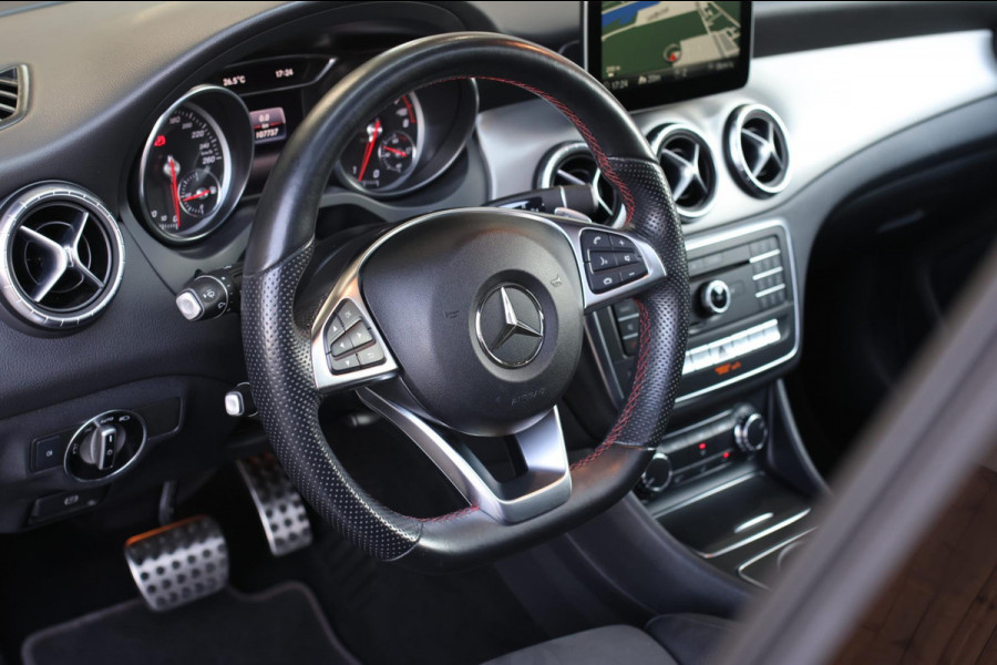 Mercedes-Benz CLA-Klasse Shooting Brake 200 AMG *Pano*Camera*Stoelverwarming*Apple Carplay*