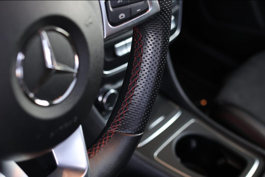 Mercedes-Benz CLA-Klasse Shooting Brake 200 AMG *Pano*Camera*Stoelverwarming*Apple Carplay*