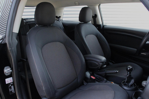 MINI Mini 1.5 Cooper Sport Business 136 PK | Navigatie | Cruise | Airco | PDC | Bluetooth | NL-Auto |