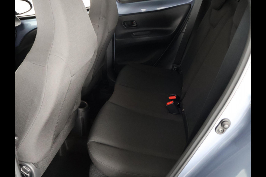 Toyota Aygo X 1.0 VVT-i MT first | Stoelverwarming | Apple CarPlay & AndroidAUTO | Camera |