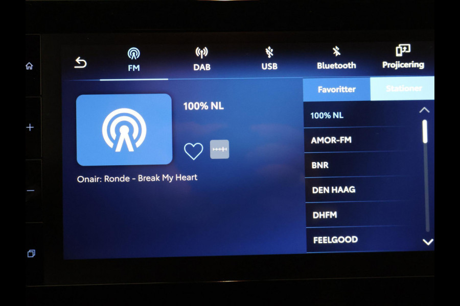 Toyota Aygo X 1.0 VVT-i MT first | Stoelverwarming | Apple CarPlay & AndroidAUTO | Camera |