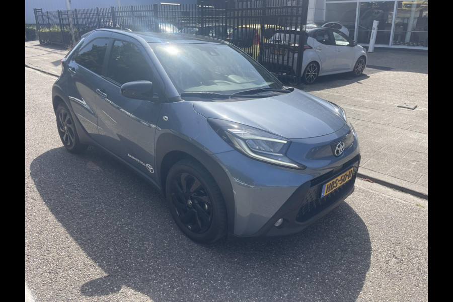 Toyota Aygo X 1.0 VVT-i MT first | Stoelverwarming | Apple CarPlay & AndroidAUTO | Camera |