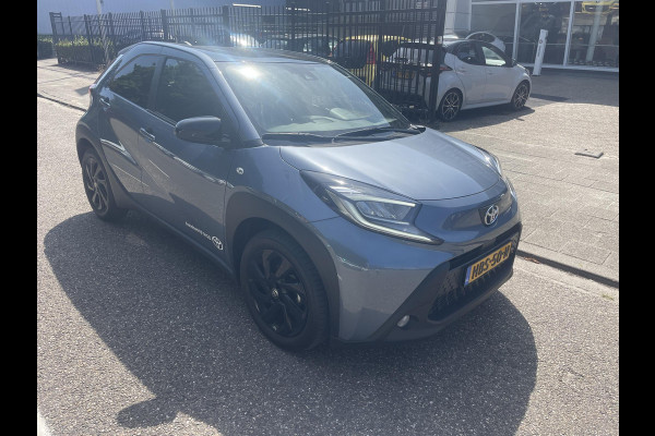 Toyota Aygo X 1.0 VVT-i MT first | Stoelverwarming | Apple CarPlay & AndroidAUTO | Camera |