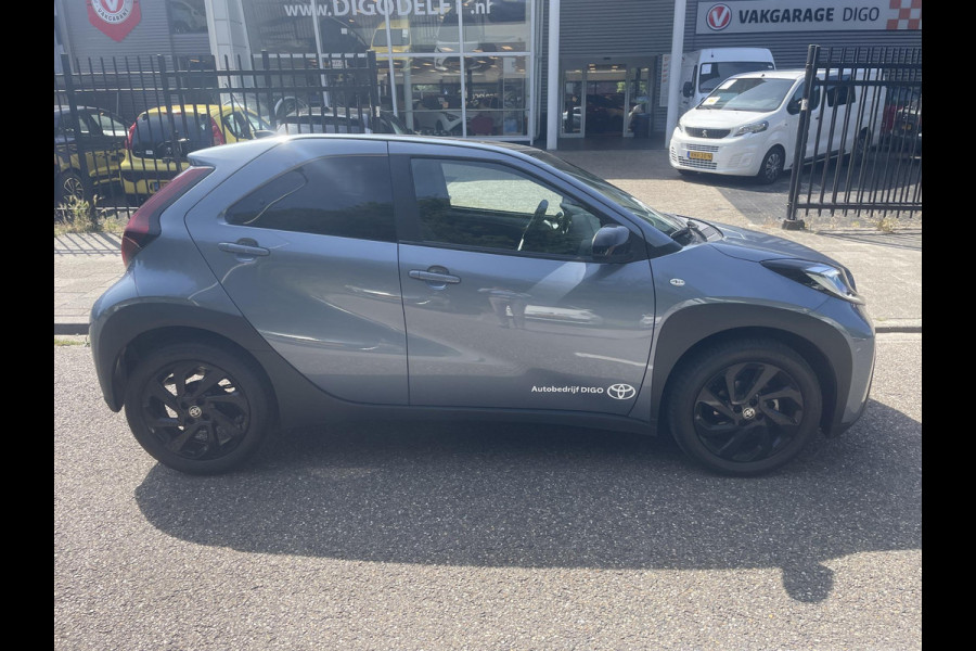 Toyota Aygo X 1.0 VVT-i MT first | Stoelverwarming | Apple CarPlay & AndroidAUTO | Camera |