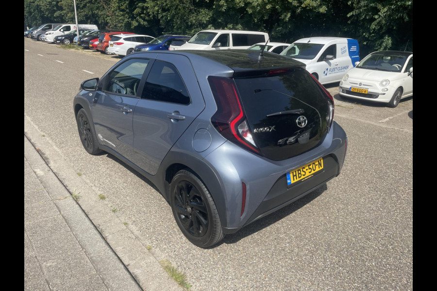 Toyota Aygo X 1.0 VVT-i MT first | Stoelverwarming | Apple CarPlay & AndroidAUTO | Camera |