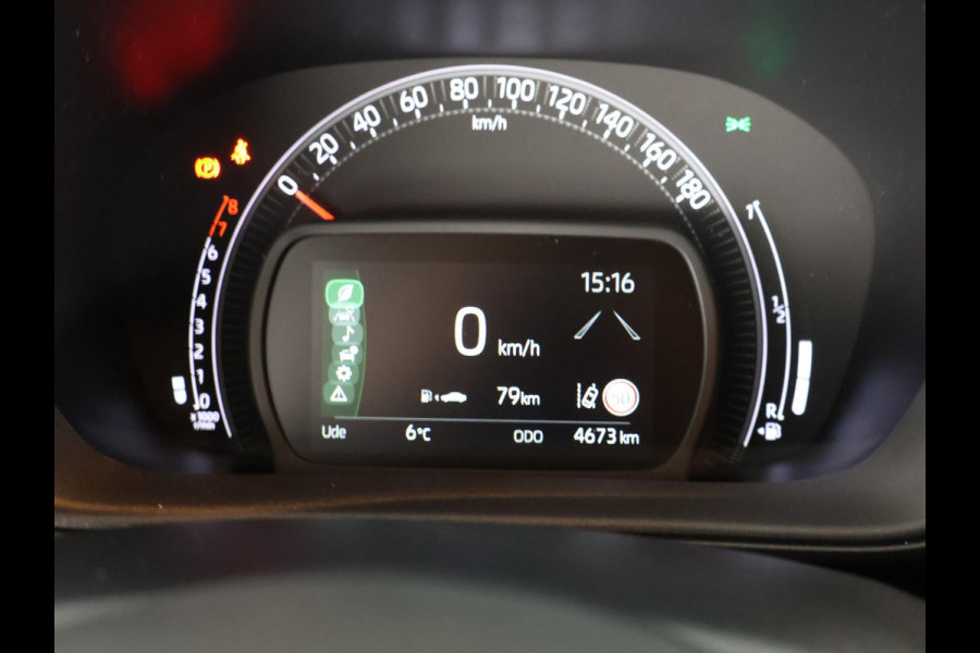 Toyota Aygo X 1.0 VVT-i MT first | Stoelverwarming | Apple CarPlay & AndroidAUTO | Camera |
