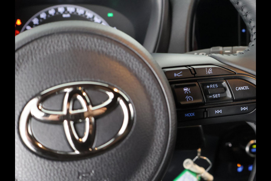 Toyota Aygo X 1.0 VVT-i MT first | Stoelverwarming | Apple CarPlay & AndroidAUTO | Camera |