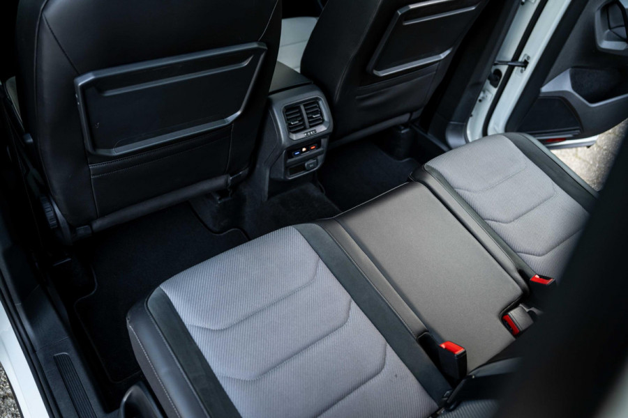 Volkswagen Tiguan 1.5 TSI ACT R-Line 150pk Panorama Trekhaak