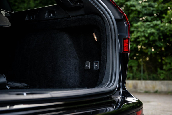 Volvo V60 2.0 T8 AWD Polestar Engineered 405pk Pano Trekhaak