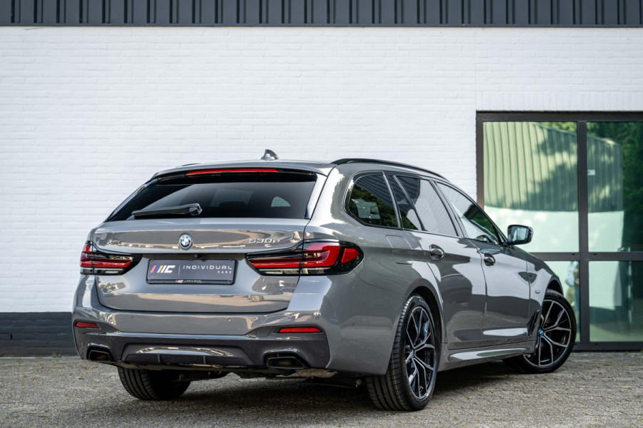 BMW 5 Serie Touring 530e xDrive M-Sport 4-wielsturing Luchtv. Massage