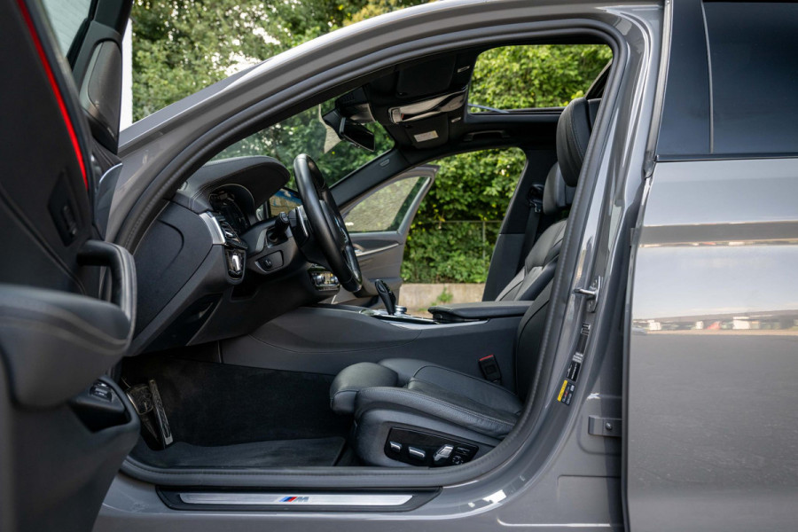 BMW 5 Serie Touring 530e xDrive M-Sport 4-wielsturing Luchtv. Massage