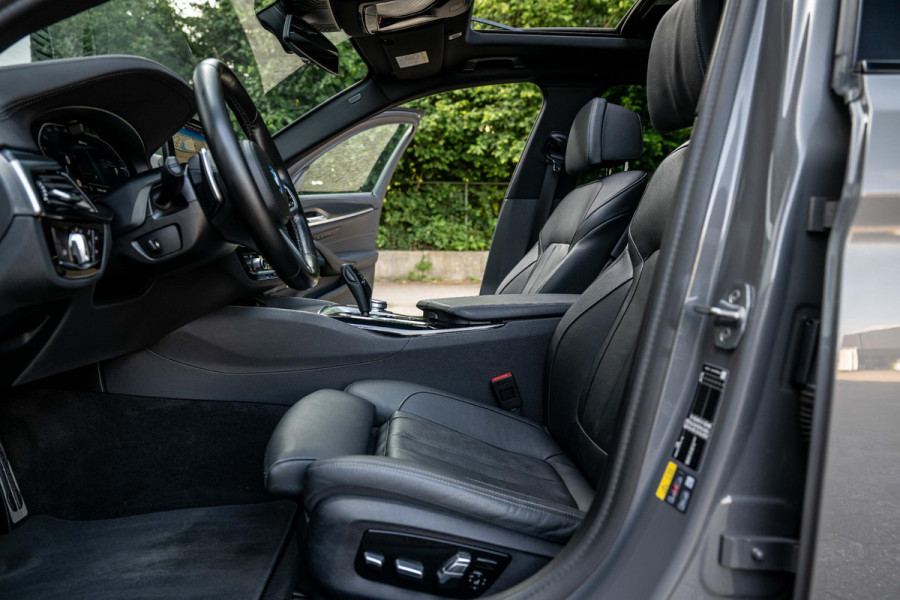 BMW 5 Serie Touring 530e xDrive M-Sport 4-wielsturing Luchtv. Massage