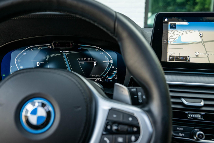 BMW 5 Serie Touring 530e xDrive M-Sport 4-wielsturing Luchtv. Massage