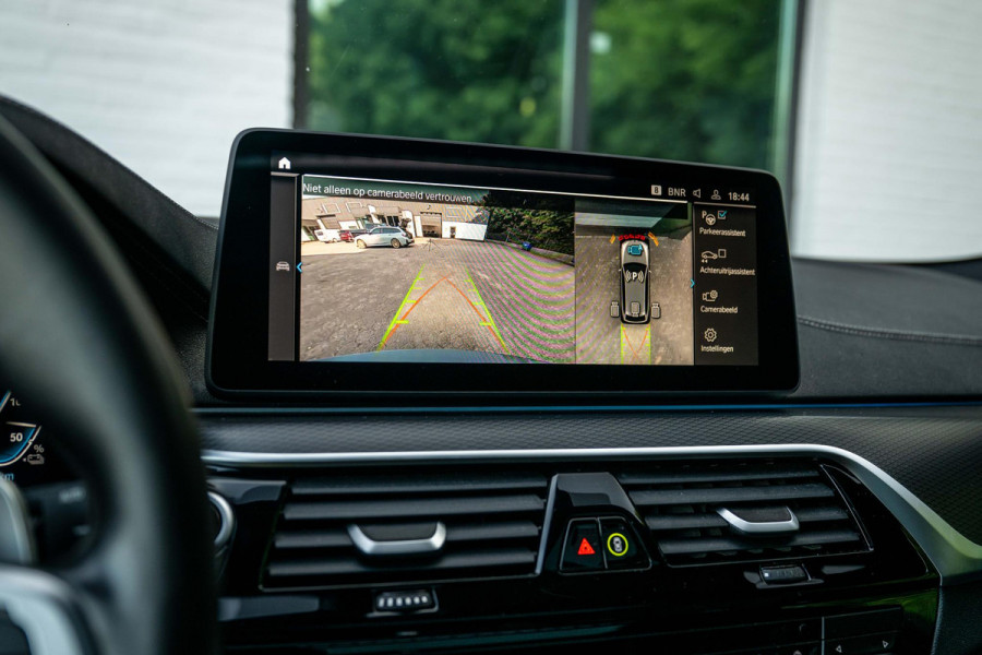 BMW 5 Serie Touring 530e xDrive M-Sport 4-wielsturing Luchtv. Massage