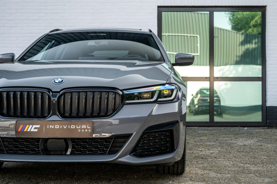 BMW 5 Serie Touring 530e xDrive M-Sport 4-wielsturing Luchtv. Massage