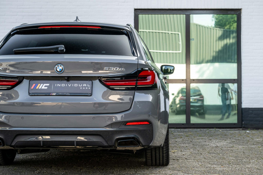 BMW 5 Serie Touring 530e xDrive M-Sport 4-wielsturing Luchtv. Massage