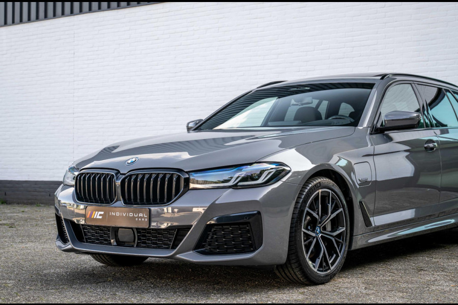 BMW 5 Serie Touring 530e xDrive M-Sport 4-wielsturing Luchtv. Massage